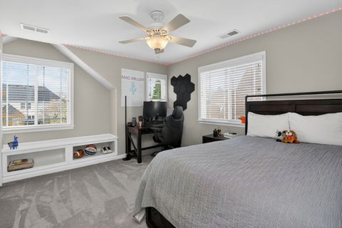 Tiny photo for 702 S Wilmette Avenue, Westmont, IL 60559 (MLS # 12607842)