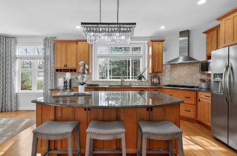 Tiny photo for 702 S Wilmette Avenue, Westmont, IL 60559 (MLS # 12607842)