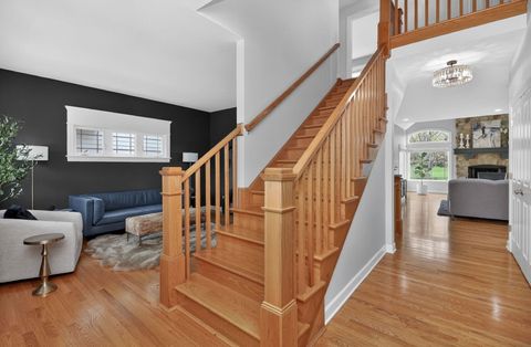 Tiny photo for 702 S Wilmette Avenue, Westmont, IL 60559 (MLS # 12607842)