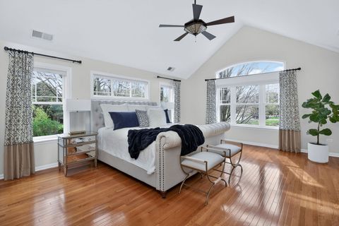 Tiny photo for 702 S Wilmette Avenue, Westmont, IL 60559 (MLS # 12607842)