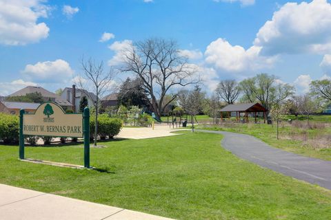 Tiny photo for 702 S Wilmette Avenue, Westmont, IL 60559 (MLS # 12607842)