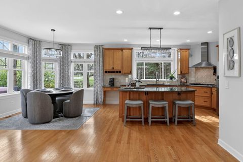 Tiny photo for 702 S Wilmette Avenue, Westmont, IL 60559 (MLS # 12607842)