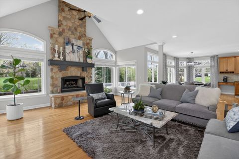 Tiny photo for 702 S Wilmette Avenue, Westmont, IL 60559 (MLS # 12607842)
