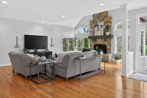Tiny photo for 702 S Wilmette Avenue, Westmont, IL 60559 (MLS # 12607842)