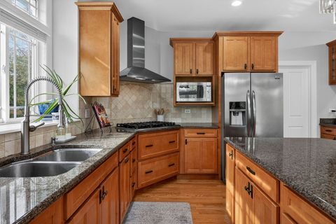 Tiny photo for 702 S Wilmette Avenue, Westmont, IL 60559 (MLS # 12607842)