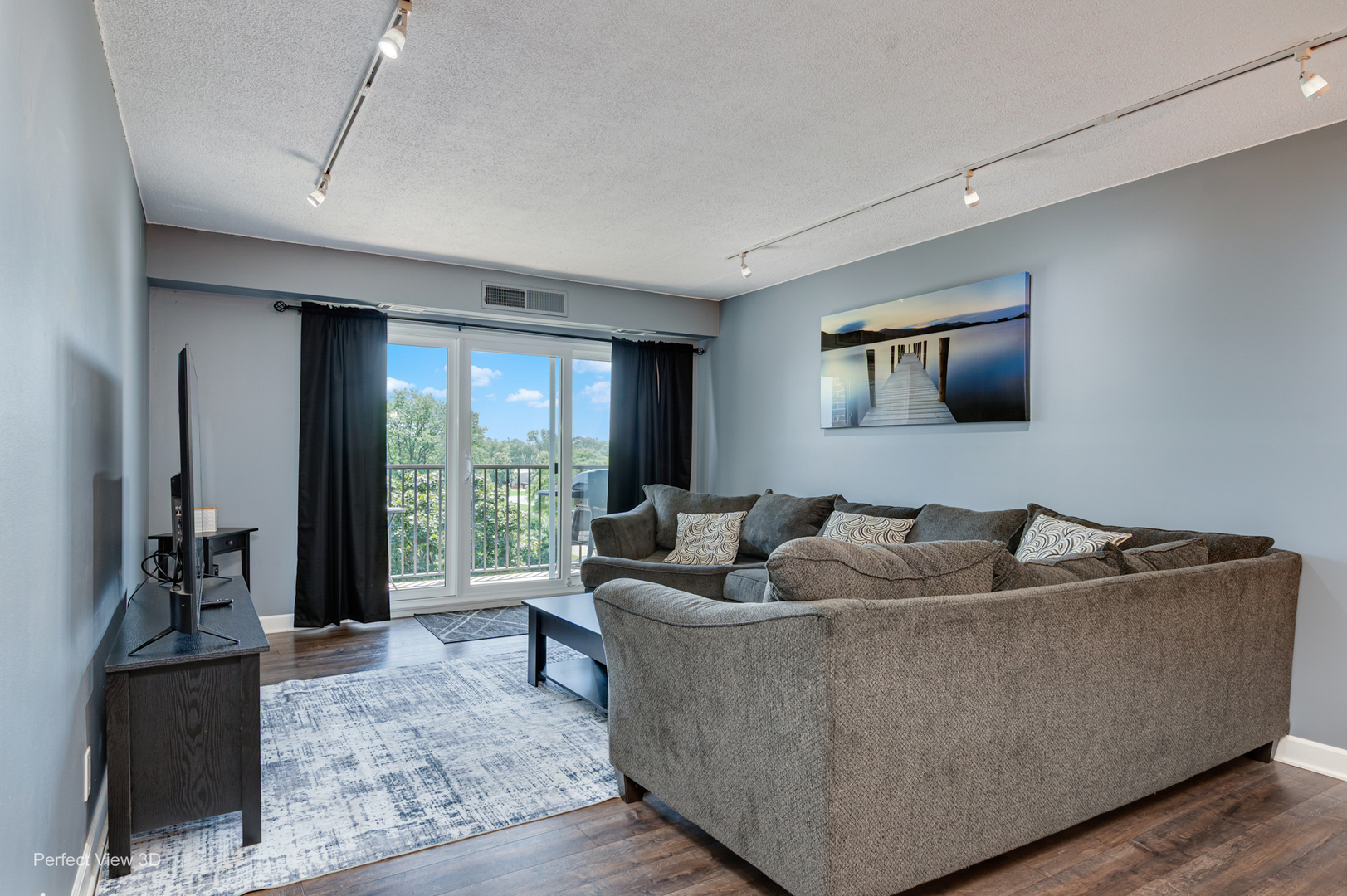 5400 Walnut Avenue 406