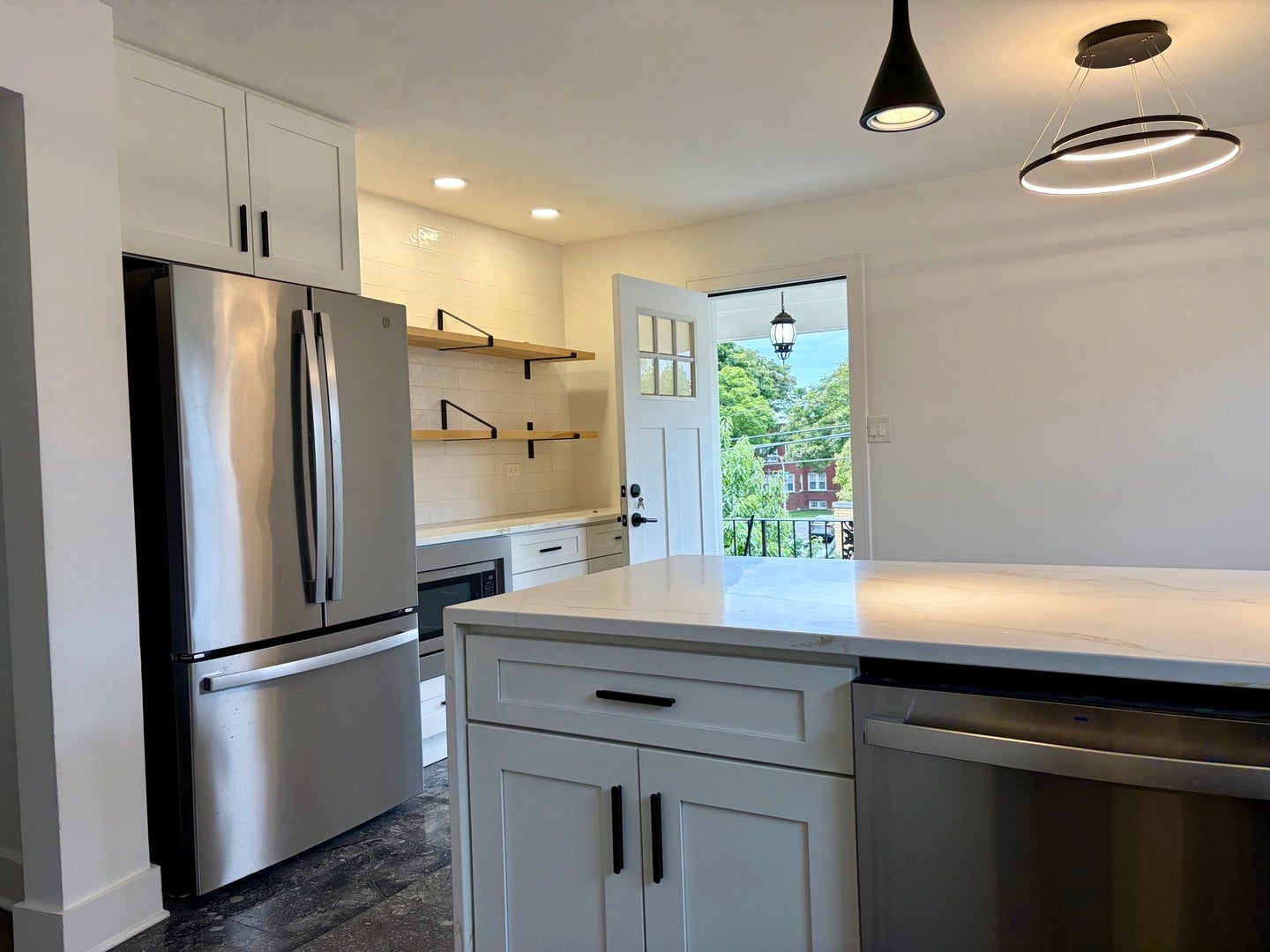 2538 W Arthur Avenue 2
