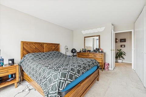 Tiny photo for 5445 N Sheridan Road #306, Chicago, IL 60640 (MLS # 12613415)