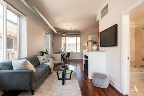 Tiny photo for 4751 N Artesian Avenue #409, Chicago, IL 60625 (MLS # 12487314)