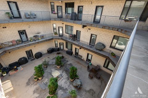 Tiny photo for 4751 N Artesian Avenue #409, Chicago, IL 60625 (MLS # 12487314)