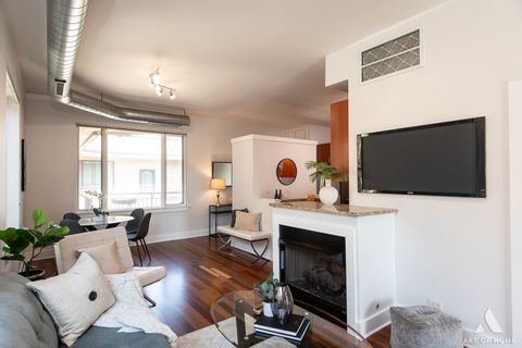 Tiny photo for 4751 N Artesian Avenue #409, Chicago, IL 60625 (MLS # 12487314)