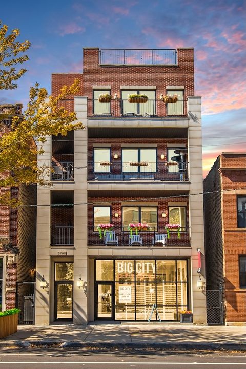 Photo of 3708 N Southport Avenue #3, Chicago, IL 60613 (MLS # 12490688)