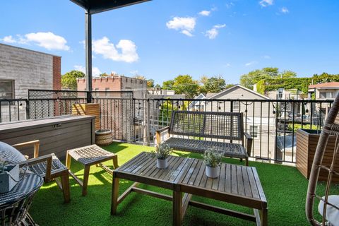 Tiny photo for 3708 N Southport Avenue #3, Chicago, IL 60613 (MLS # 12490688)
