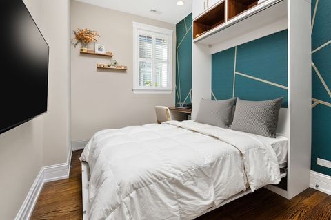 Tiny photo for 3708 N Southport Avenue #3, Chicago, IL 60613 (MLS # 12490688)