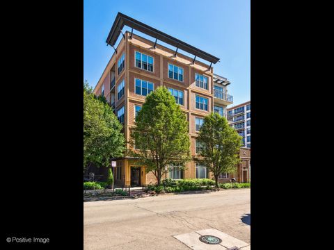1228 W MONROE Street 408 Chicago IL 60607