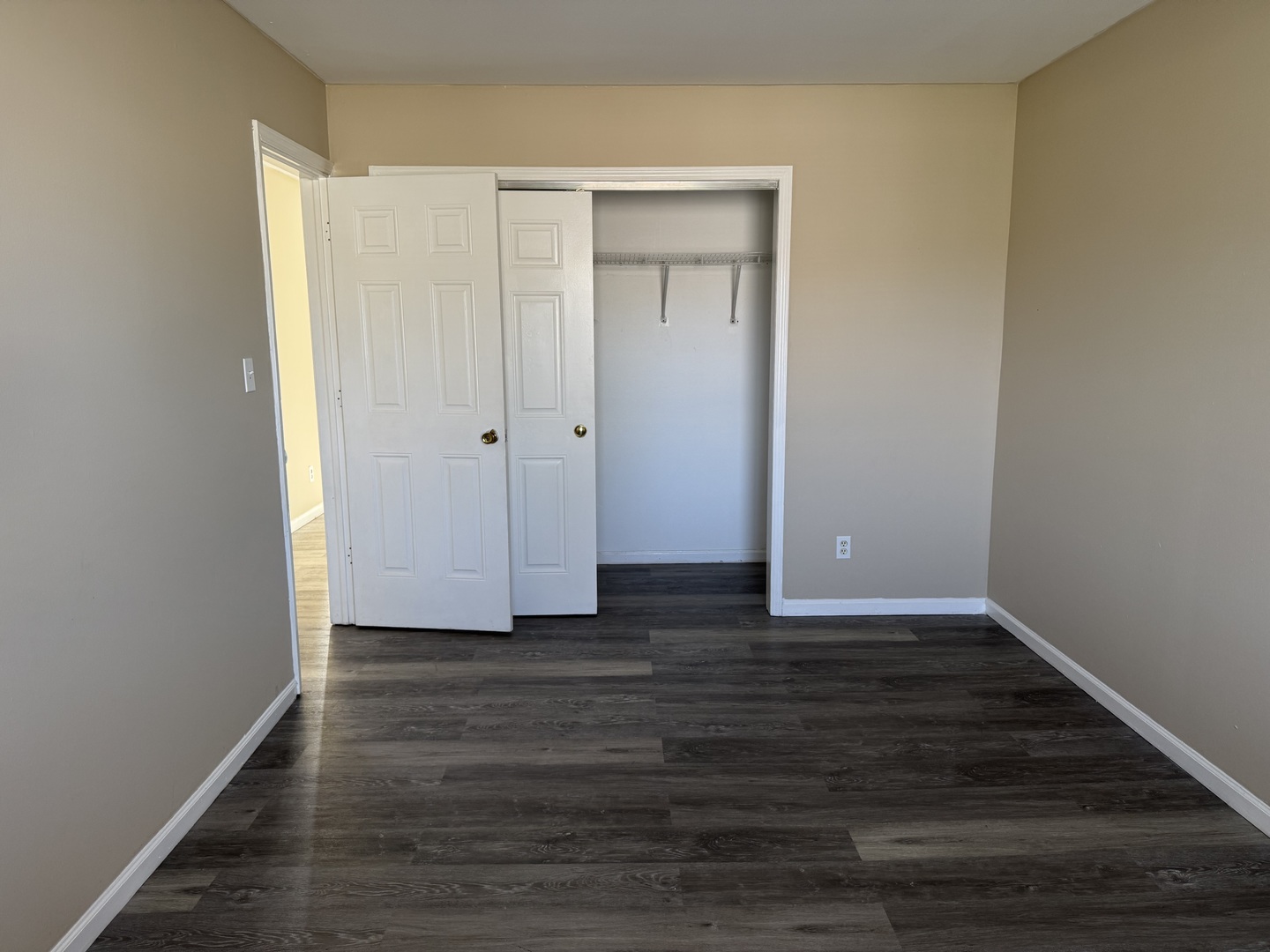 833 N Randall Road C4