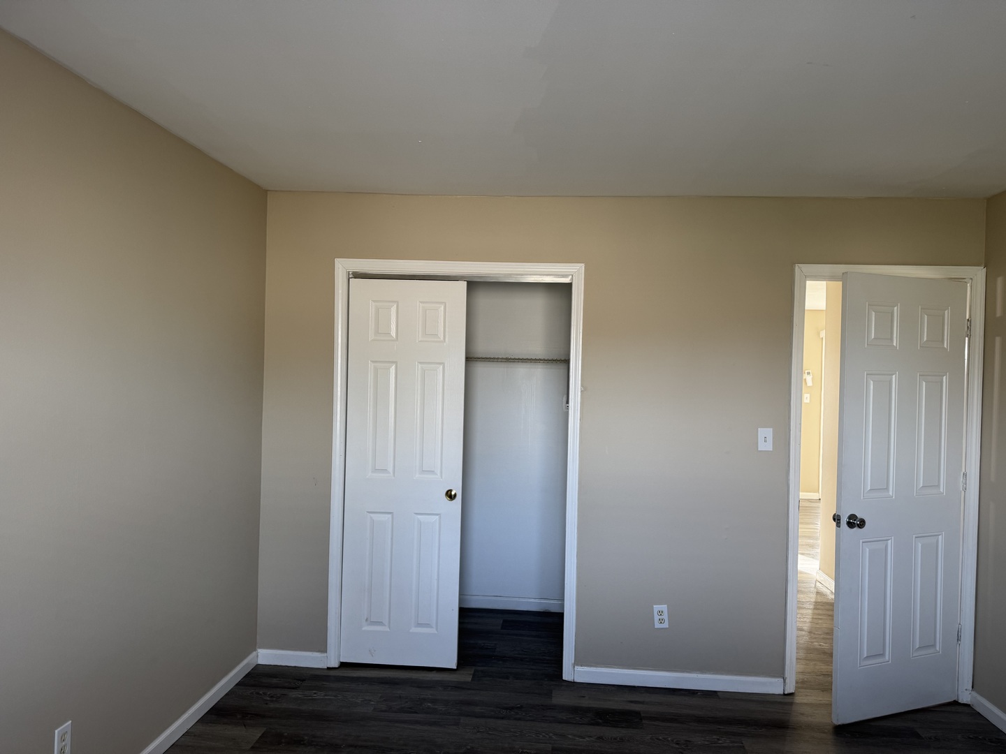 833 N Randall Road C4