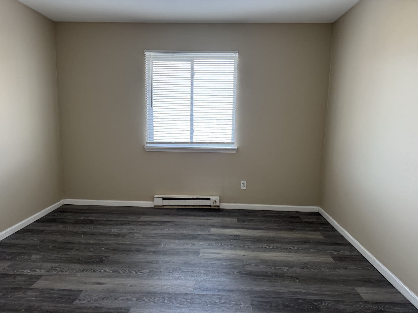 833 N Randall Road C4
