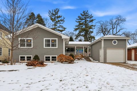 235 Cumnor Avenue Glen Ellyn IL 60137