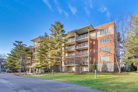 Tiny photo for 3940 W BRYN MAWR Ave #310, Chicago, IL 60659 (MLS # 12548487)