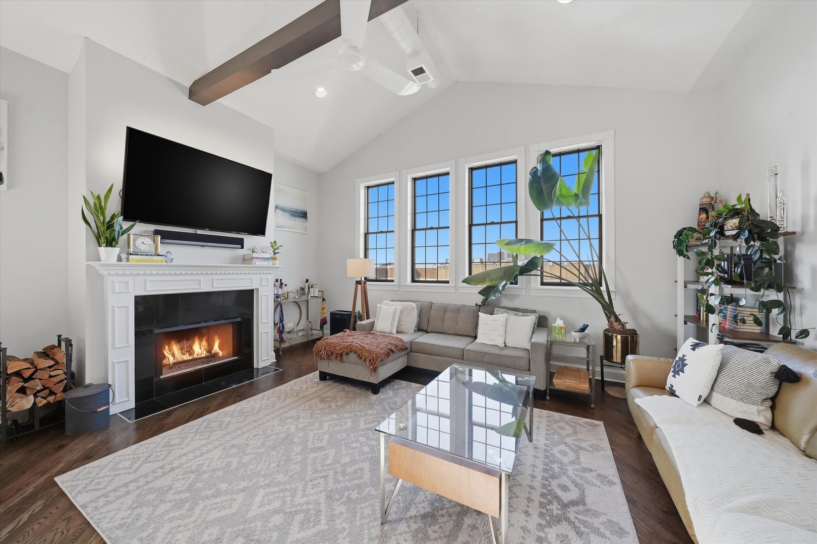 3511 N WILTON Avenue 4