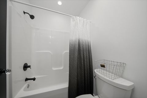 Tiny photo for 413 N Sycamore Lane, North Aurora, IL 60542 (MLS # 12340989)