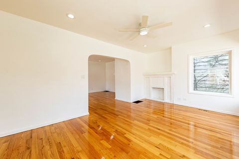 Tiny photo for 7601 S Rhodes Avenue, Chicago, IL 60619 (MLS # 12593526)