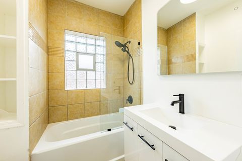 Tiny photo for 7601 S Rhodes Avenue, Chicago, IL 60619 (MLS # 12593526)