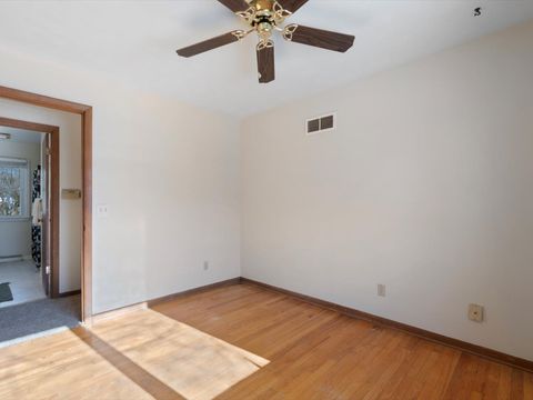 Tiny photo for 2624 E George Washington Boulevard, Davenport, IA 52803 (MLS # 12555503)