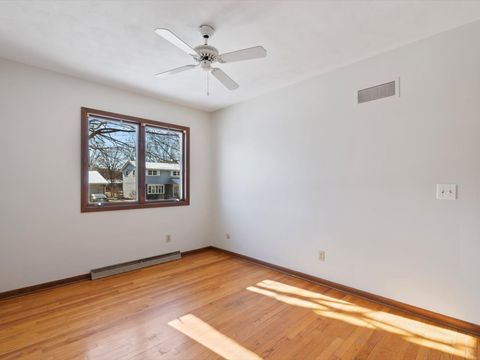 Tiny photo for 2624 E George Washington Boulevard, Davenport, IA 52803 (MLS # 12555503)