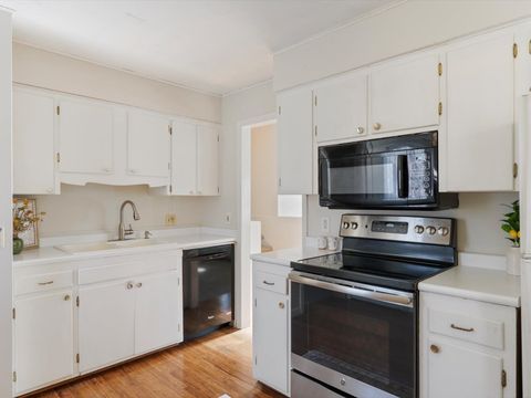 Tiny photo for 2624 E George Washington Boulevard, Davenport, IA 52803 (MLS # 12555503)