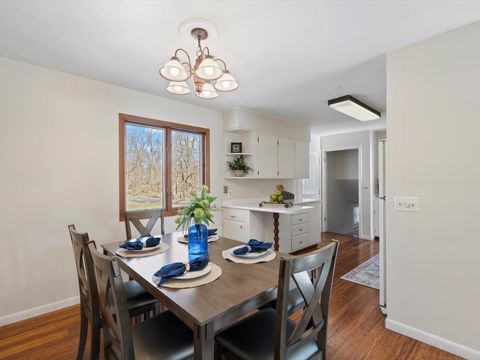 Tiny photo for 2624 E George Washington Boulevard, Davenport, IA 52803 (MLS # 12555503)