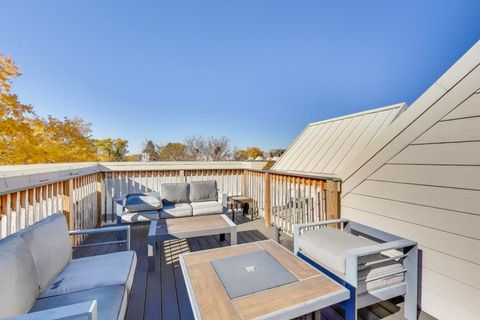 Tiny photo for 125 N Rose Street #E, Palatine, IL 60067 (MLS # 12513927)