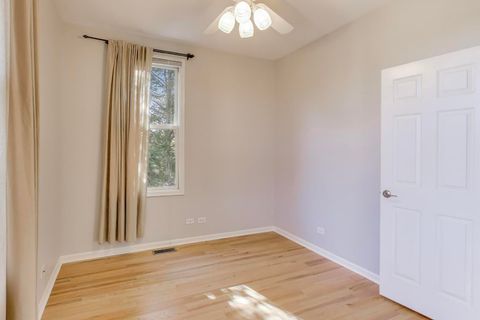 Tiny photo for 125 N Rose Street #E, Palatine, IL 60067 (MLS # 12513927)