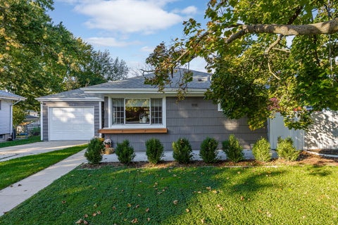 Tiny photo for 306 Lincoln Avenue, Downers Grove, IL 60515 (MLS # 12791958)