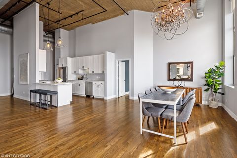 Tiny photo for 758 N Larrabee Street #411, Chicago, IL 60654 (MLS # 12550627)