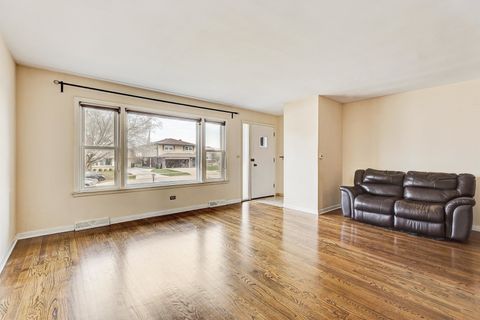 Tiny photo for 8621 W Madison Drive, Niles, IL 60714 (MLS # 12604637)