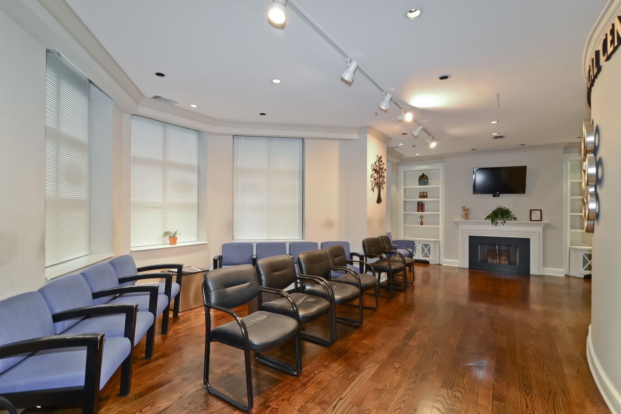 33 W Delaware Place 1E