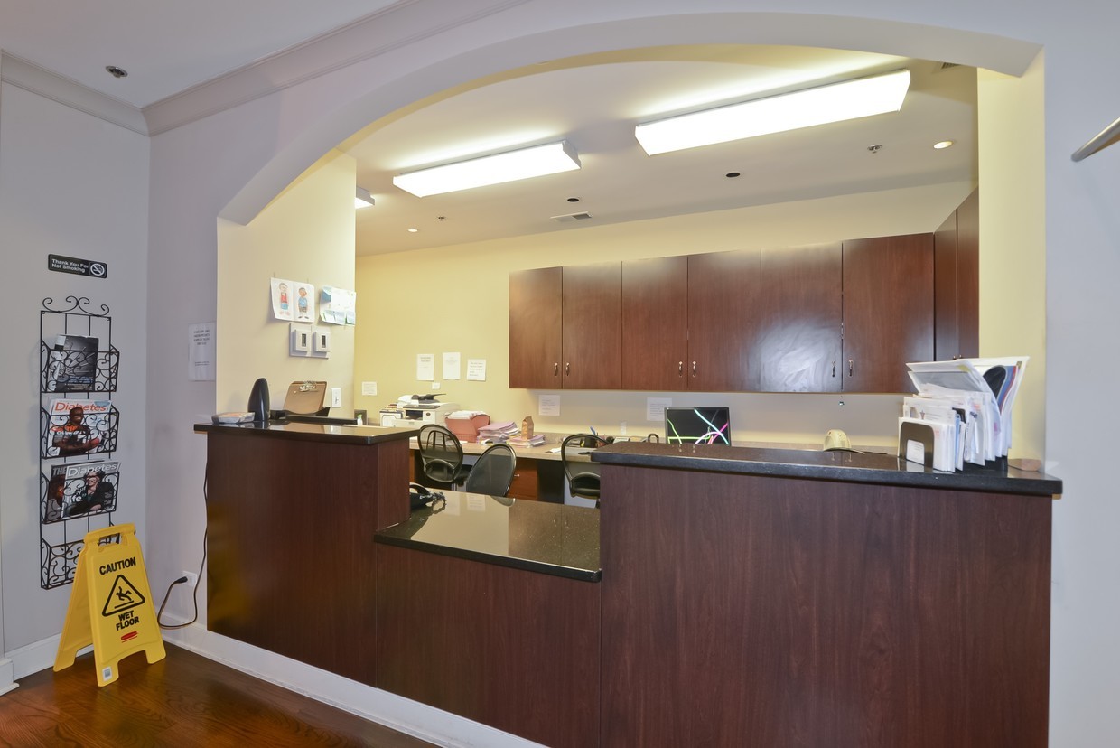 33 W Delaware Place 1E