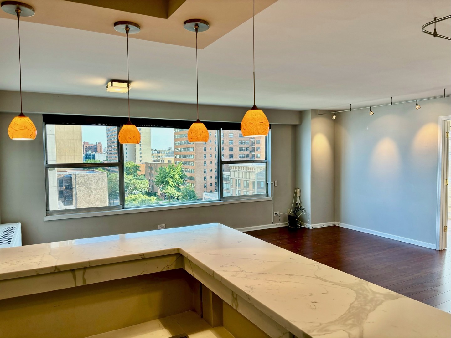 6157 N Sheridan Road 7M