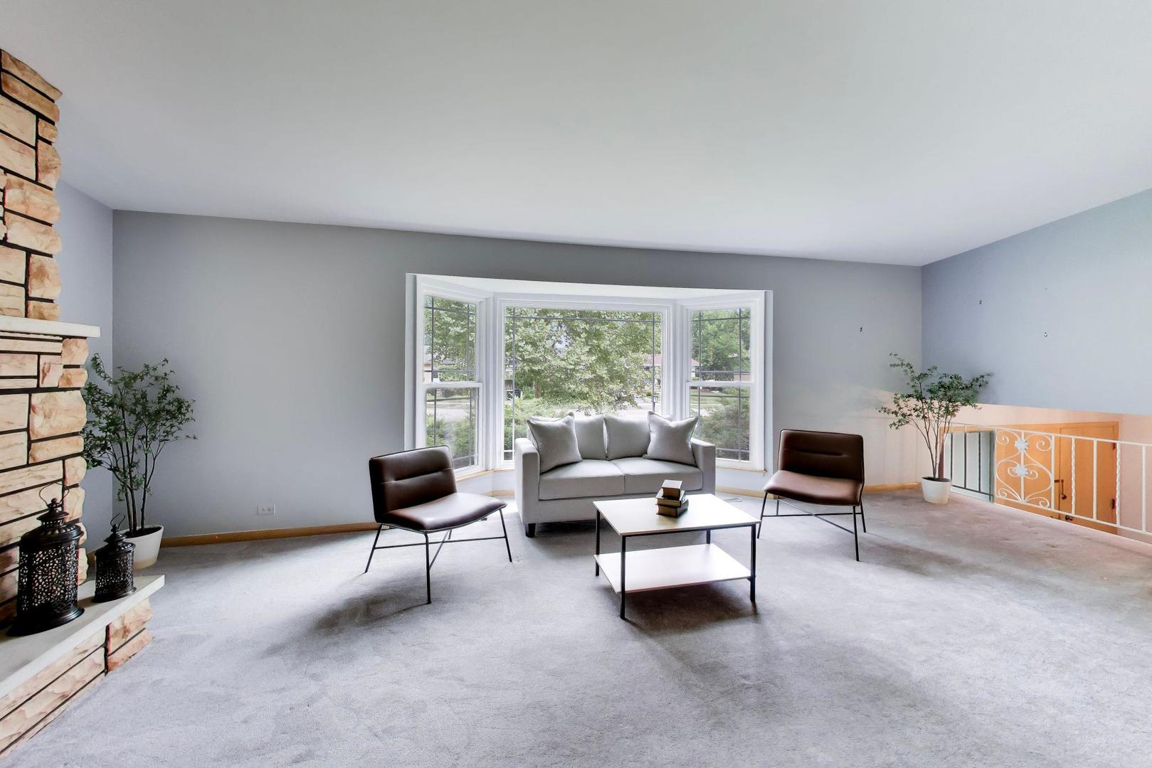 803 E Valley Lane