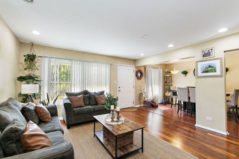 Tiny photo for 1797 Queensbury Circle, Hoffman Estates, IL 60169 (MLS # 12637955)