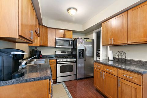 Tiny photo for 1797 Queensbury Circle, Hoffman Estates, IL 60169 (MLS # 12637955)