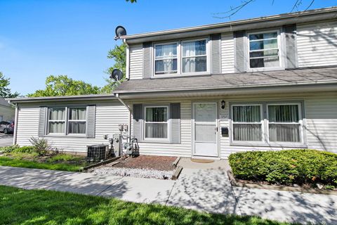Photo of 1797 Queensbury Circle, Hoffman Estates, IL 60169 (MLS # 12637955)