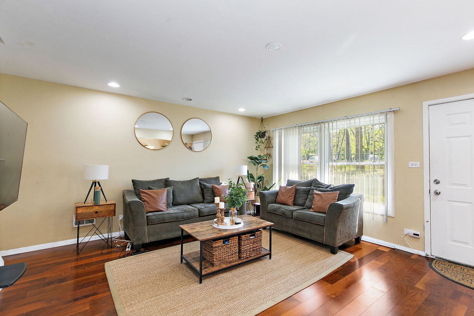 1797 Queensbury Circle