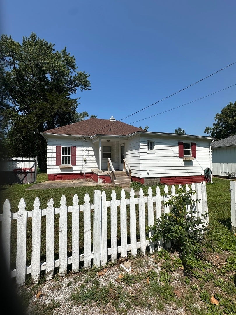 224 Division Street S