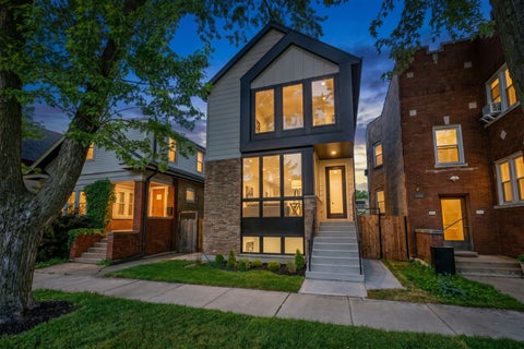 Photo of 5747 N Maplewood Avenue, Chicago, IL 60659 (MLS # 12667611)