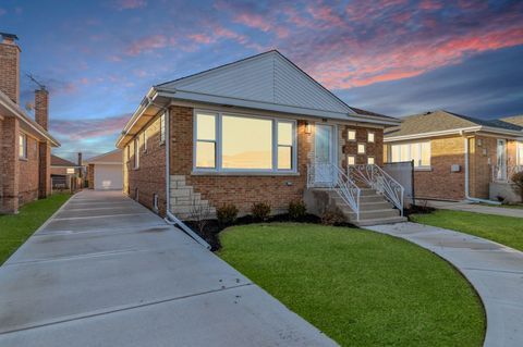 4500 N Ozanam Avenue, Norridge, IL 60706 - #: 12548039