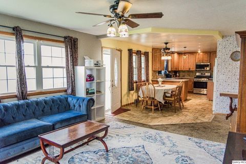 Tiny photo for 709 Hamilton Ave, Quincy, IL 62305 (MLS # 12621255)