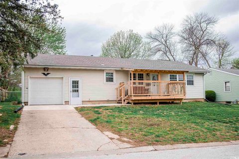 Photo of 709 Hamilton Ave, Quincy, IL 62305 (MLS # 12621255)